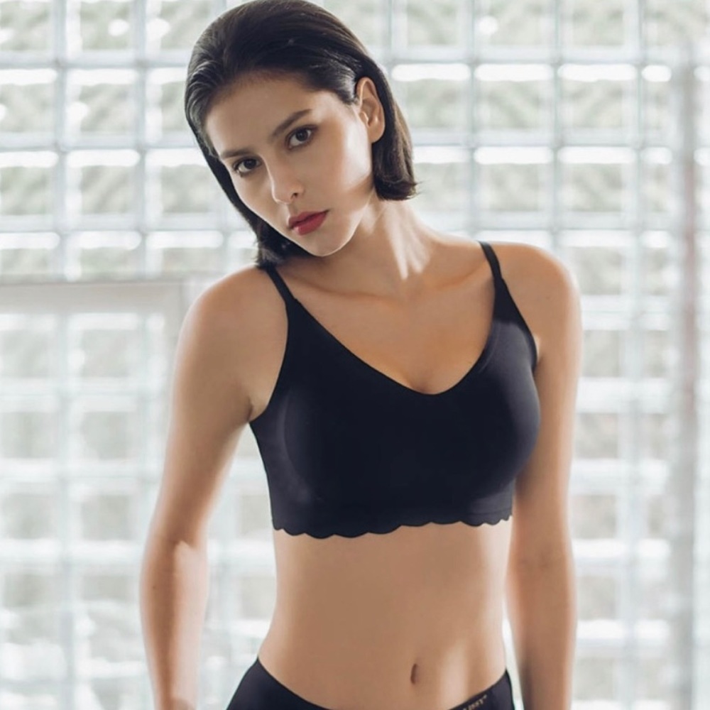 Kissy wireless and seamless bra and panty set